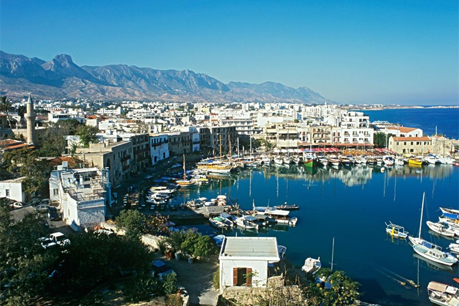 塞浦路斯共和国(希腊文:Κπρο;土耳其文:kbrs),简称"塞浦路斯",是